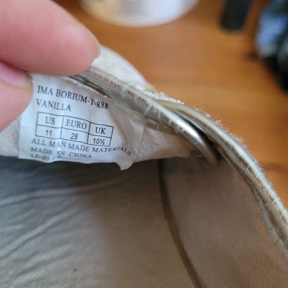 Michael Kors perforated slip-on shoes 👧 - Picture 5 of 8